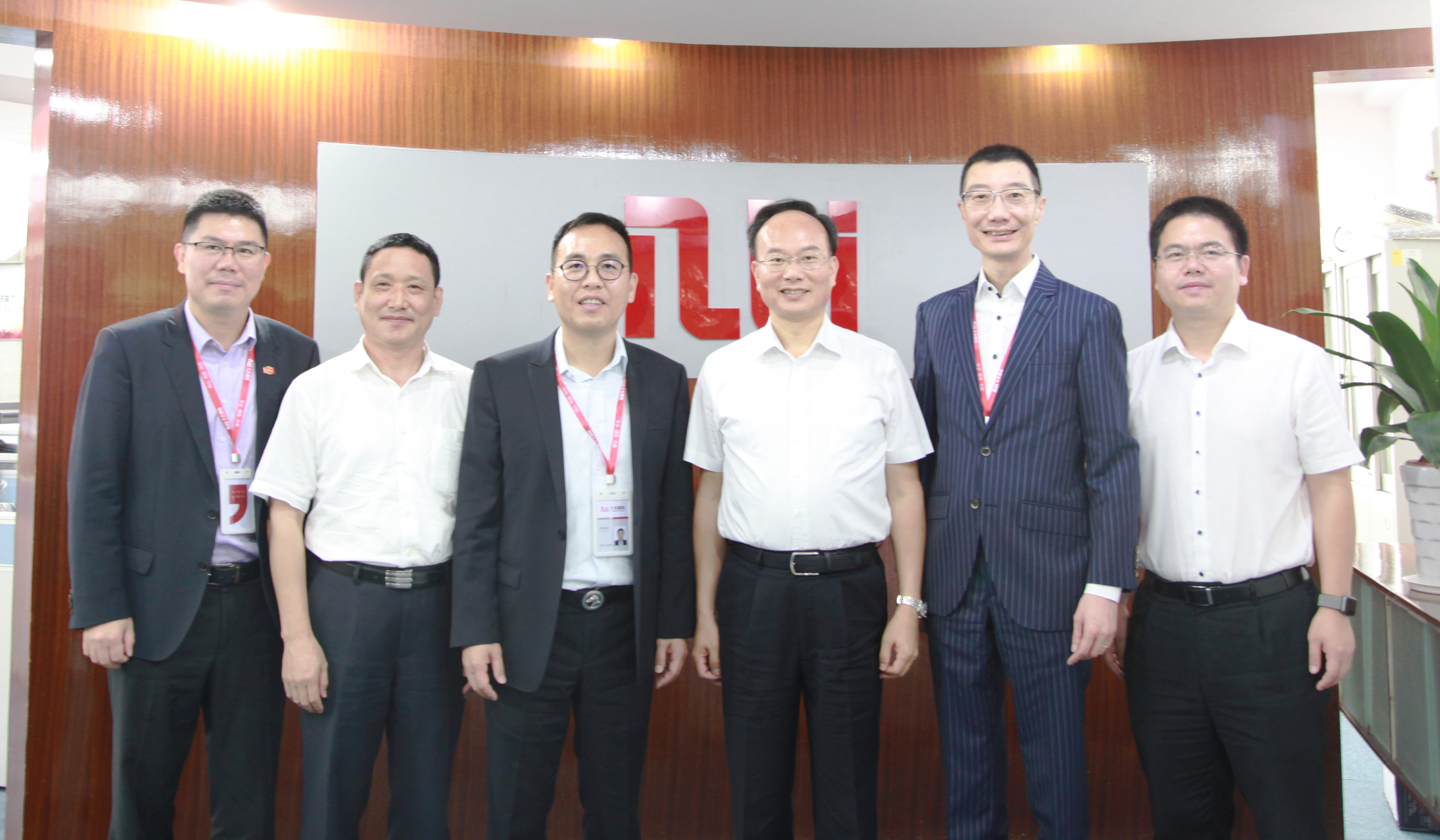 深圳市副市长徐文海一行走访调研挂点企业